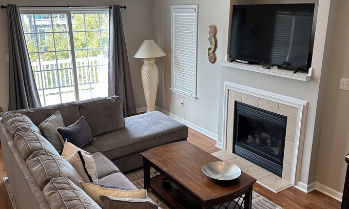 North End Condo | Prime Location Ocean Side of Asbury - Beautiful 3BR/2B Top floor Condo.n