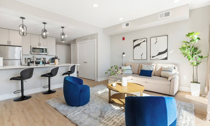 Northern Liberties Apartment | Prime N. Liberties, 2BR Sleeps 6, by Fishtown, Lux Queen Beds, Wifi, Smart TVs