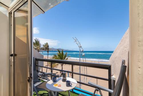Las Palmas de Gran Canaria Apartment | Primera Linea Playa De Las Canteras