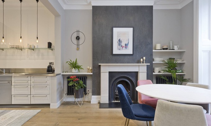 Camden Town with Primrose Hill House | Primrose Treetops, by Veeve