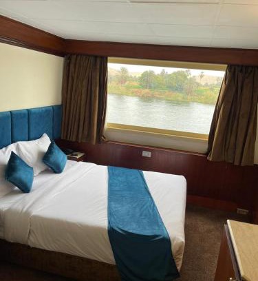 Cairo Hotel | Prince Omar Boat