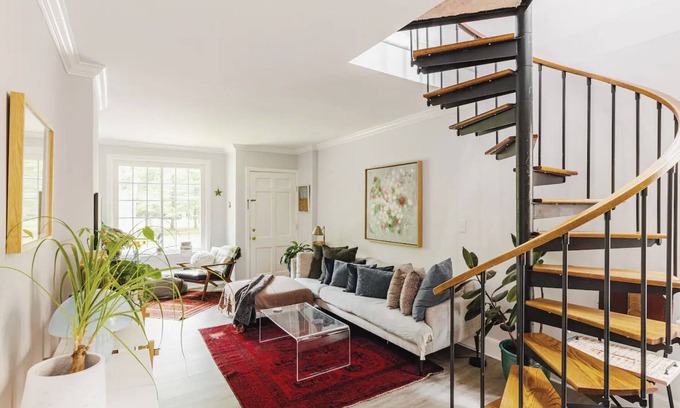 Princeton House | Princeton Writer's Nest - 2BR walking distance to campus and Marquand Park!