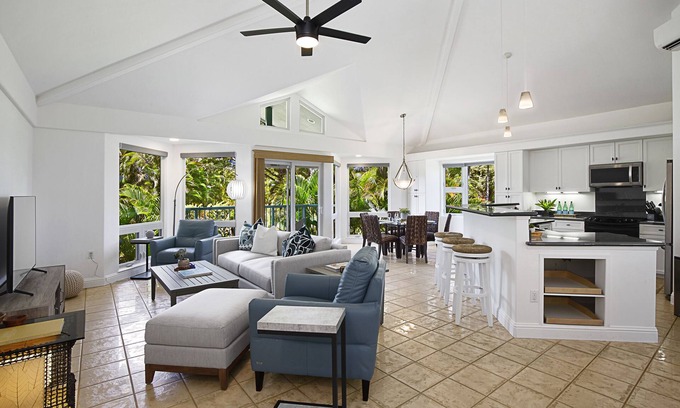 Kaiulani House | Princeville Luxury Townhouse, modern with A/C.