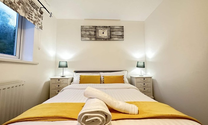 Bletchley House | Pristine 2 Bed House in Furzton