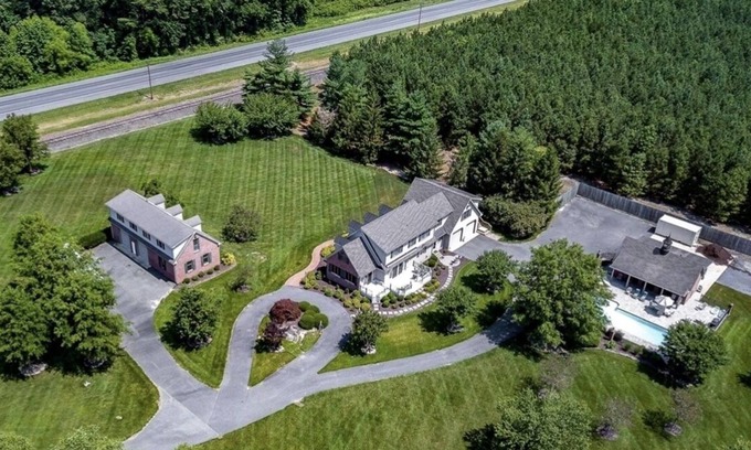 Bethlehem House | Pristine 5 Acre Home/Pool/Pool House