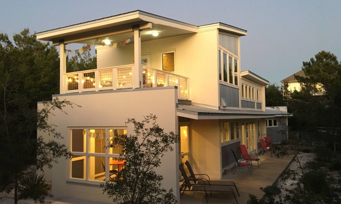 Inlet Beach House | Pristine couple's cottage. Short walk to public beach. Non-shedding dog welcome.