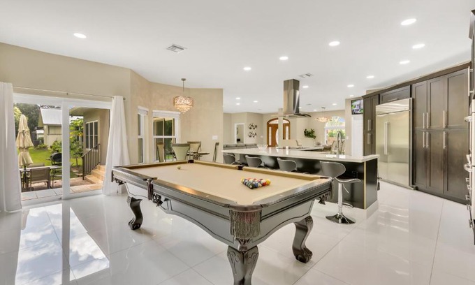 Sunrise House | Priv Patio, Near Beach & Airport!