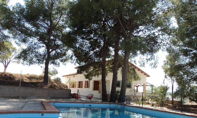 Cehegin House | Privacy and well connected, light amplitude and landscape.