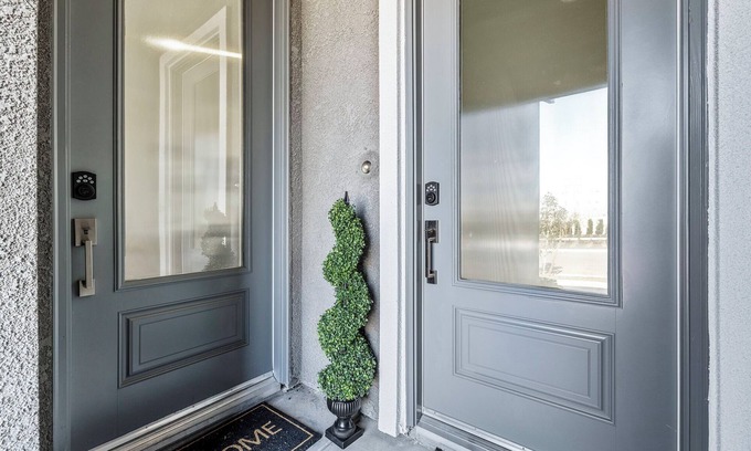 Clovis House | Private 1-Bed Modern BoHo Chic Styled Residence