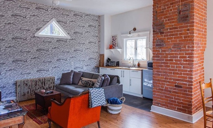 New Bedford Apartment | Private 1BR Apartment in Historic Mansion Near Ferry