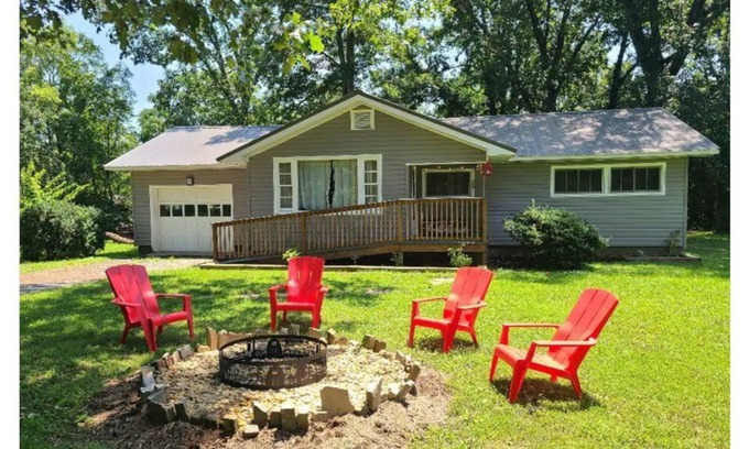 Pikeville House | Private 2/1 Farm House at Fall Creek Falls State Park, TN