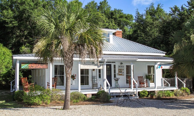 Historic Downtown Apalachicola Apartment | Private 2 bedroom apartment in the heart of the historic district.