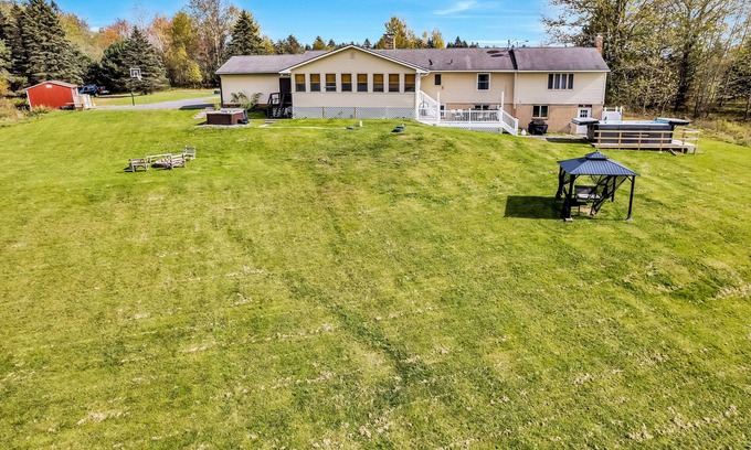 Blakeslee House | Private 22 Acres, Heated Pool Spa, Hot Tub, Game Room, Pool Table, Near Slopes