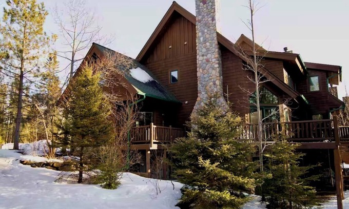 Lutsen House | Private 4 Bedroom 4 Bath Ski-In/Ski-Out Home @ Lutsen with Sauna & Game Room