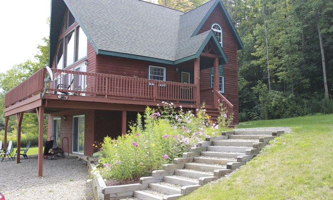 Great Valley House | Private 4-bedroom chalet with breathtaking views!