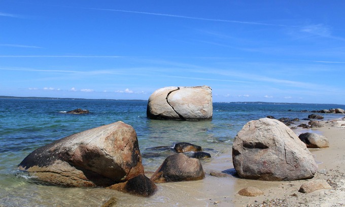 Vineyard Haven House | Private 6 Acres, Walk to Private Beach