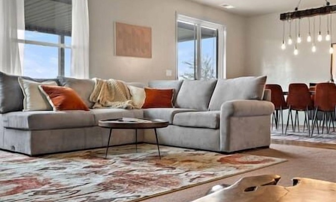 Caldwell House | Private 7-Acre Wine Trail Estate near Lake Lowell