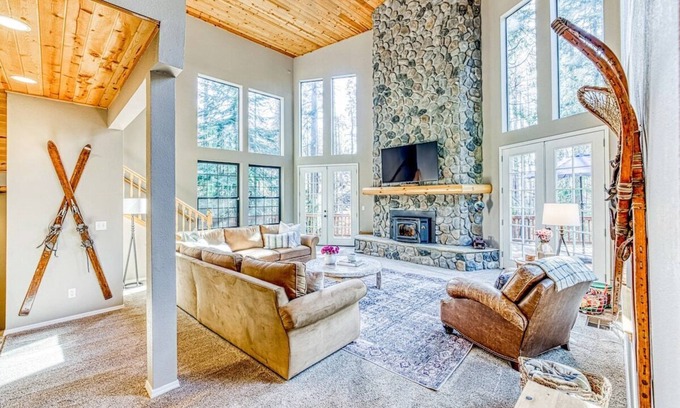 Dogwood Mountain Cabin | Private A/C Playset Zip-Line Huge Deck Firepit