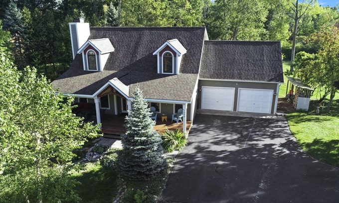 Glenn Haven Shores House | Private Beach * Secluded on 1-Acre * HOT TUB * Game Room *