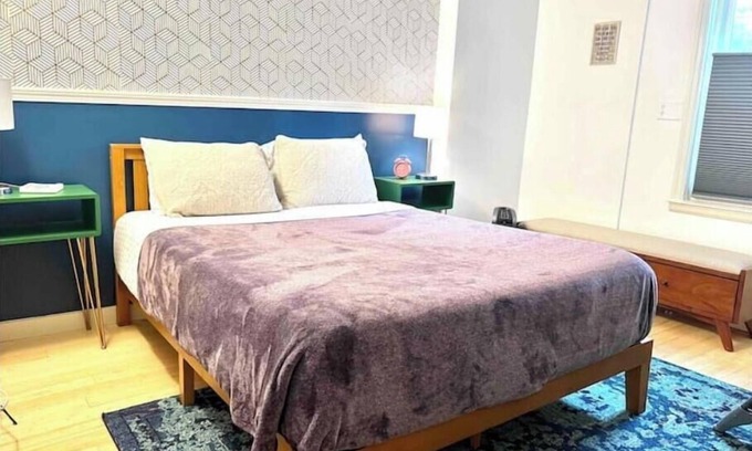 Old North End Apartment | Private+Beautiful Downtown Pad- Near Church St