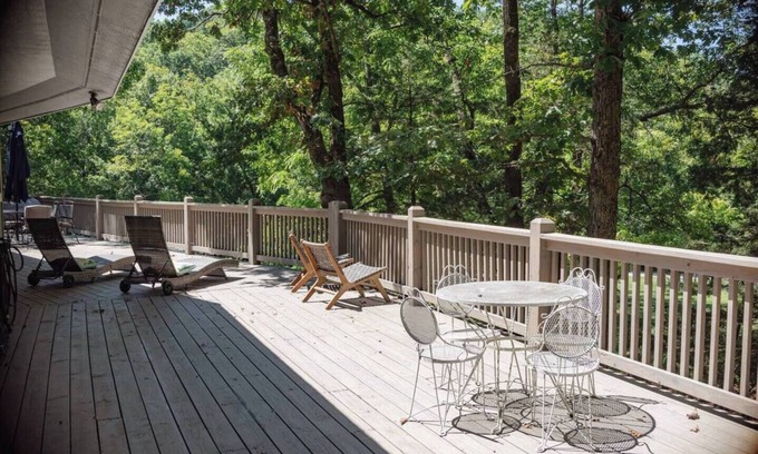 Rogers House | Private Beaver Lake Getaway+Pets+Peaceful