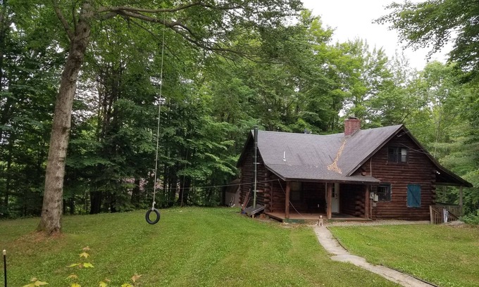 Plymouth Cabin | Private Brook Side Log Cabin on Tenney Mountain