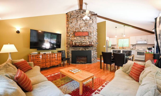 Plymouth House | Private Brookside Getaway