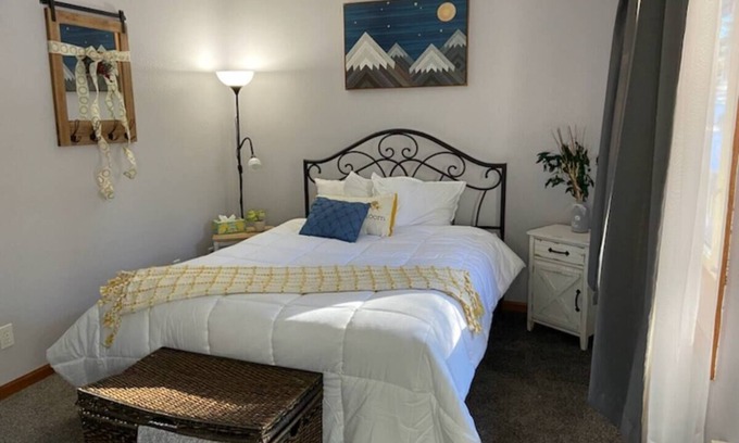 Deadwood Apartment | Private Cabin Retreat Near Main St & Attractions!