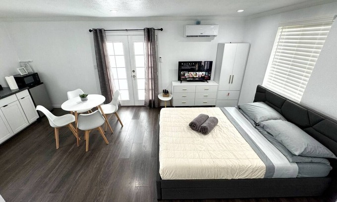 Sun Valley House | Private casita with secure parking