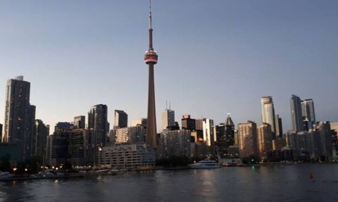 Scarborough Apartment | Private | Close to Lake | 30 Min. to Downtown| WIFI