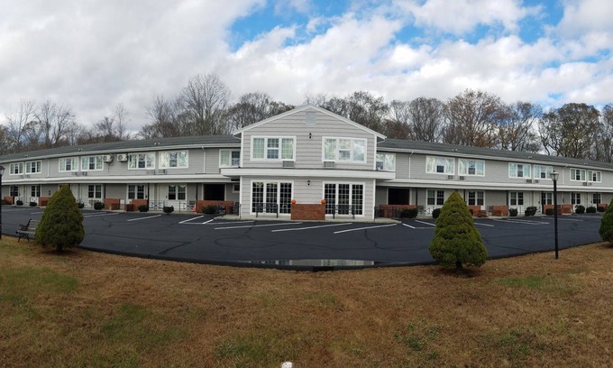 Waterford Apartment | Private - Cloud Comfort Double Queen Bed Room
