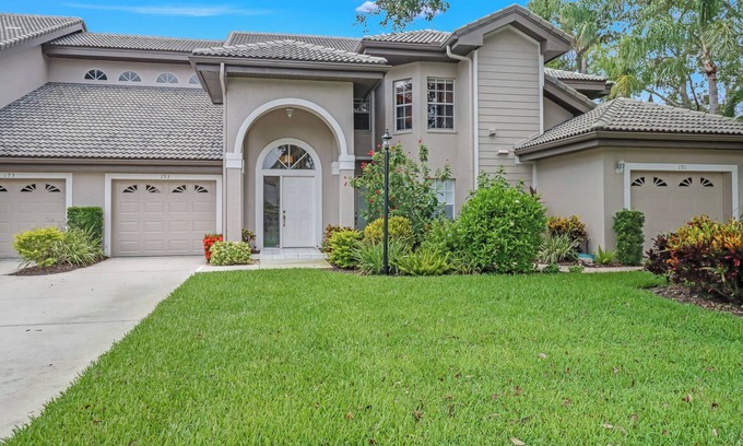 Vineyards Condo | Private coastal retreat in The Vineyards— 15 min from the beach!