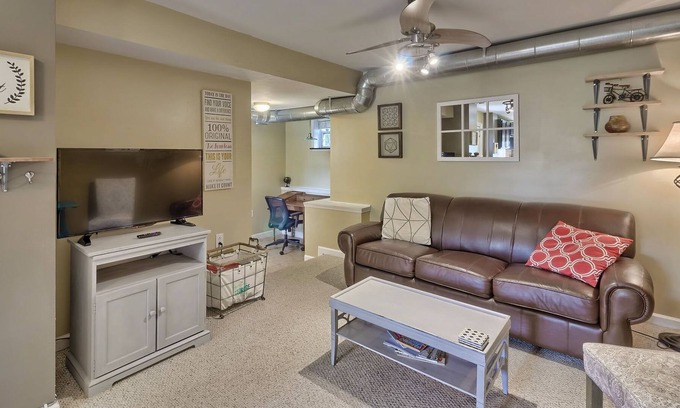 Eau Claire Apartment | Private condo 4 minutes from Downtown Columbia!