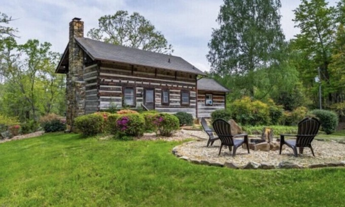 Pisgah Forest Cabin | Private & Convenient! 250 acre homestead, horses, ponds, private hiking, creeks