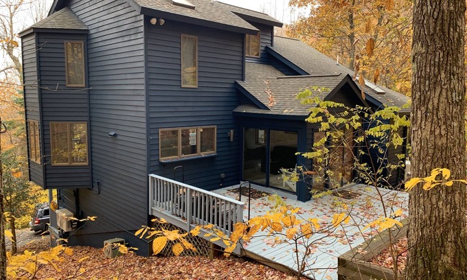 Chestnut Springs House | Private creek, 5 minutes to slopes, under new management, pet friendly, hot tub!