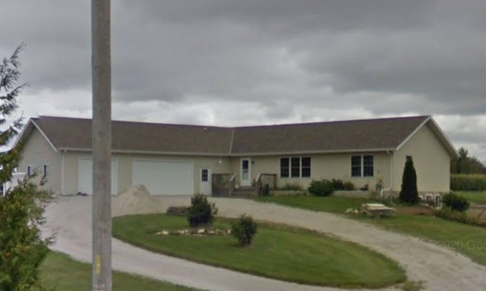 Sturgeon Bay House | Private DC Hideaway ten minutes from beaches!