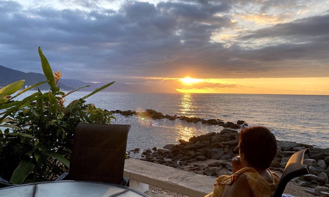 South Shore Hotel Area Condo | Private deck on Playa Los Venados