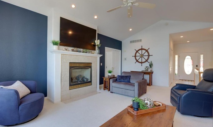 Gravois Mills House | Private Dock and 4 Decks Lake Ozark Retreat!