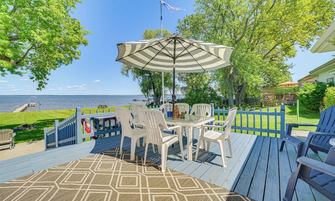 Houghton Lake Cottage | Private Dock & Fire Pit: Houghton Lake Home!