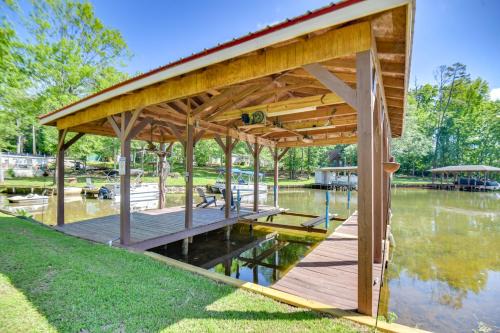 Milledgeville House | Private Dock Pet-Friendly Home on Lake Sinclair