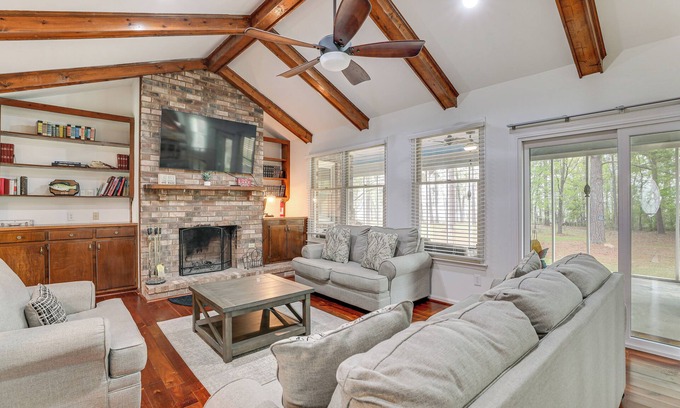 Santee House | Private Dock + Pool Table: Lake Marion Getaway