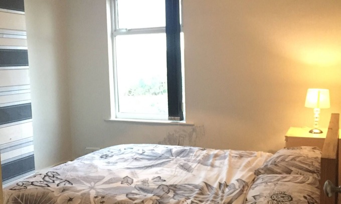 Coventry House | Private double rooms in Town House near City centre, Coventry-with Parking/WiFi