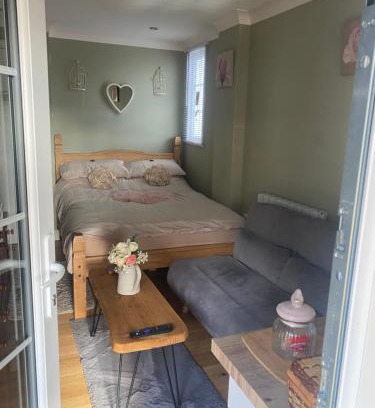 Llanfair-Dyffryn-Clwyd House | Private en-suite RUTHIN