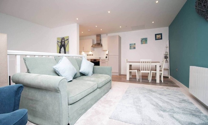 West Cliff Apartment | Private entrance Maisonette, near Beach & Bars!