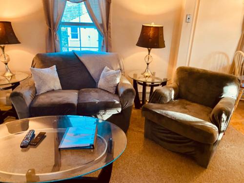 Deering Center Apartment | Private Entrance Residential Portland