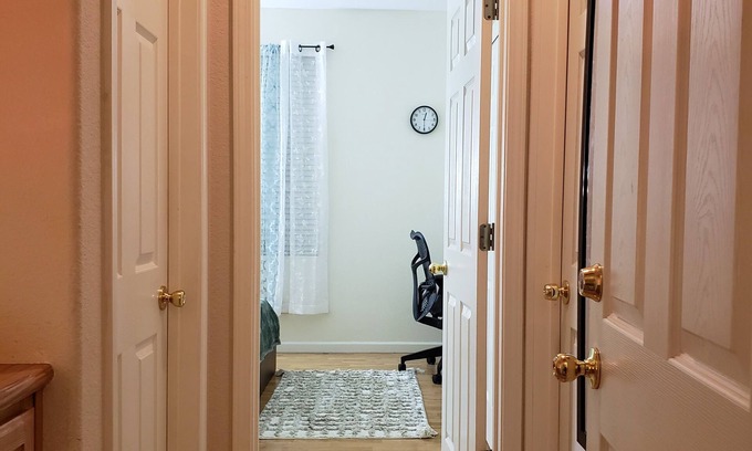 Tracy House | Private Entrance with beautiful Spot for you and your family!