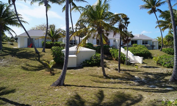 Double Bay House | Private Estate House on Private Gorgeous Pink Sand Beach, "Senza Nome"