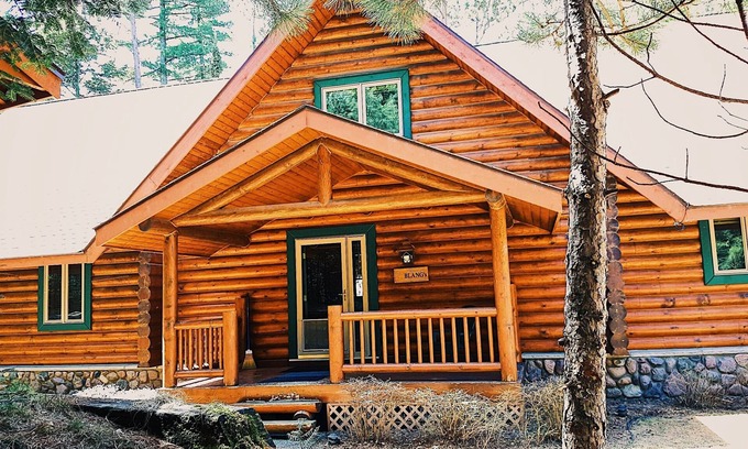 St Germain Cabin | Private Executive Lakefront Log Cabin Lodge overlooking Little St. Germain Lake