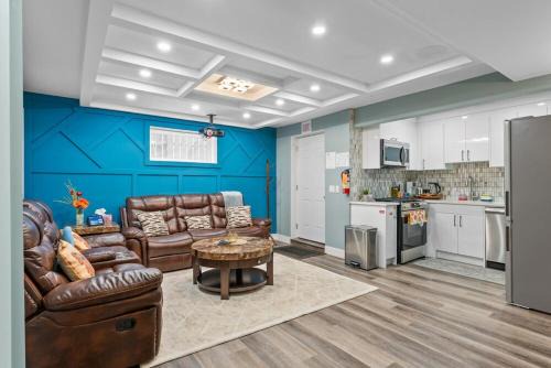 Edgemont House | Private Family Entertainer's Suite