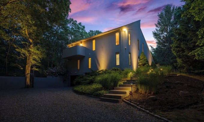 Water Mill House | Private Family Retreat - Pickleball, Tennis, Pool, Basketball and much more!